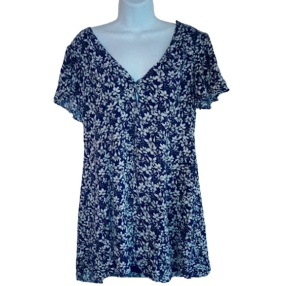 ---  Blue White Floral Short Dress or Tunic Top  Fits Large XL - Picture 1 of 4